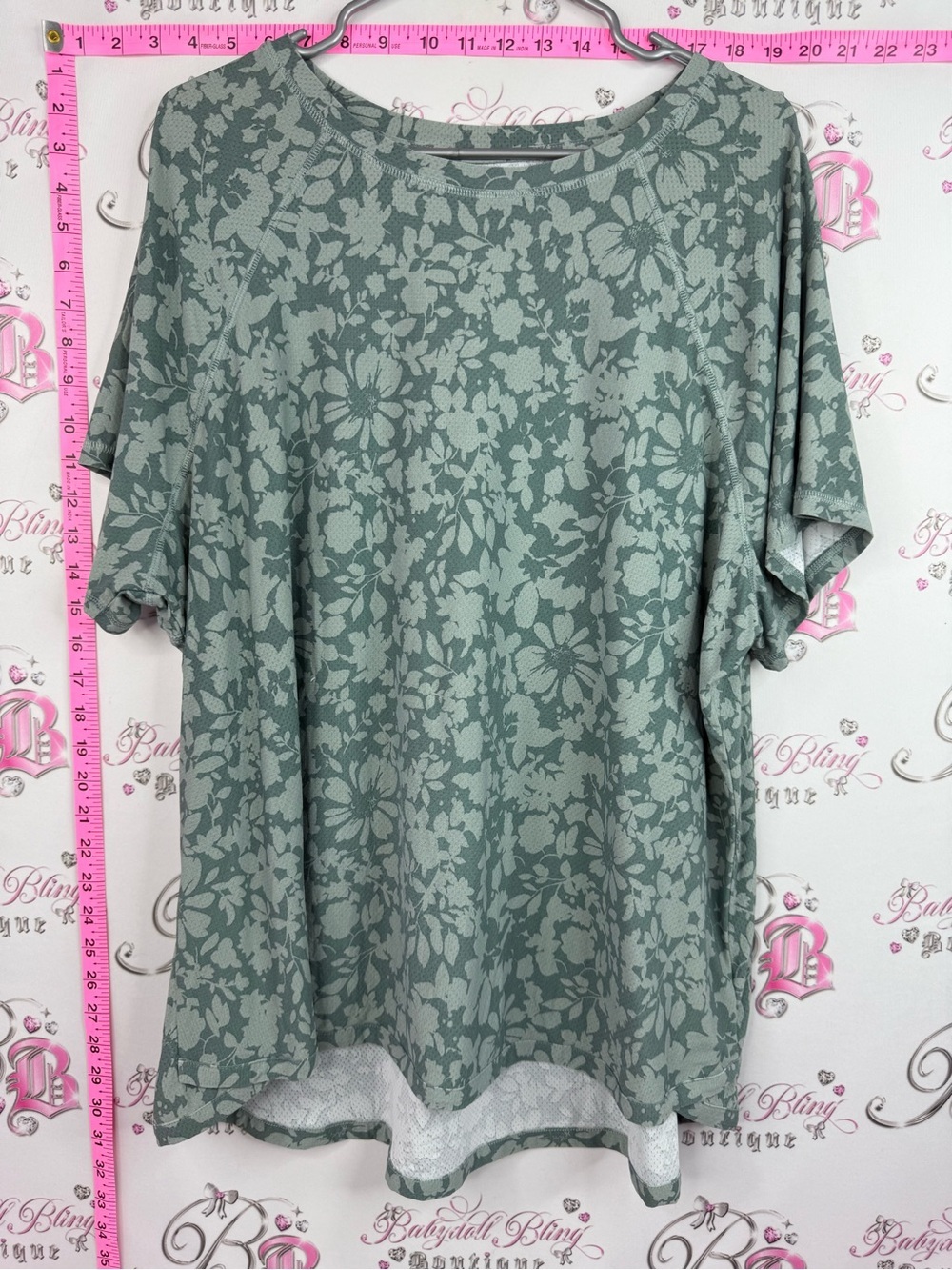 Active zone tshirt Women's Sage Green Floral Short Sleeve Tee